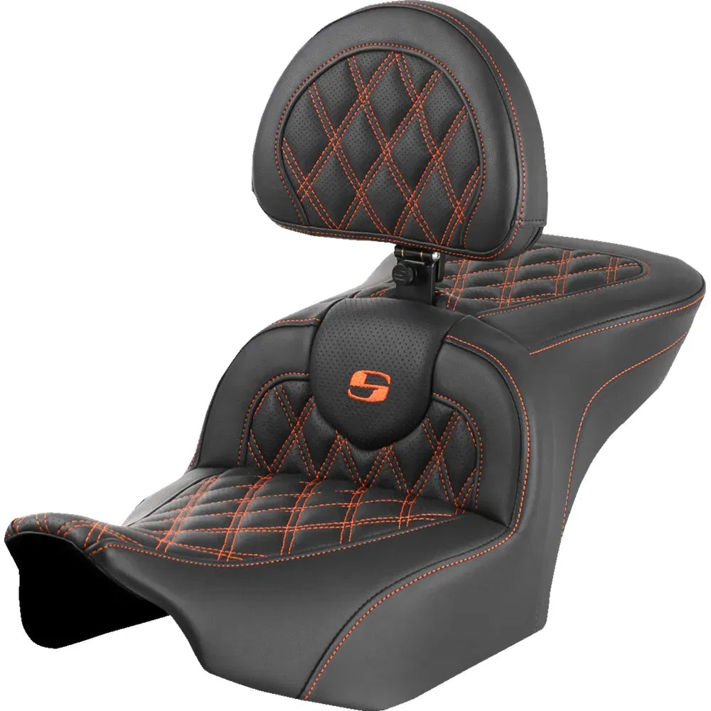 Asiento Roadsofa™ con costura de celosía - Asiento RoadSofa™ - con respaldo - Costura de celosía - Costura naranja - FLTR/FLHX '23-'24
