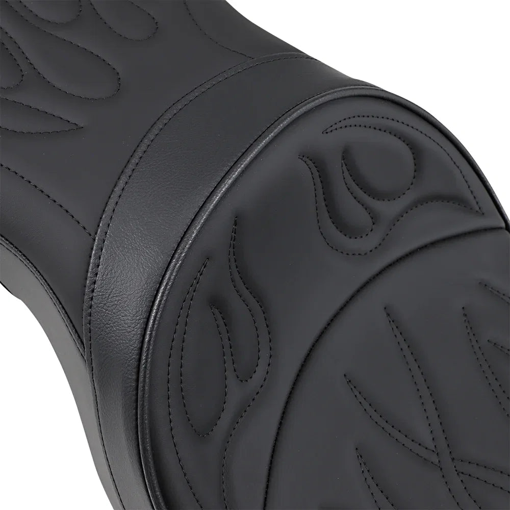 Asiento touring de perfil bajo: cosido con llamas