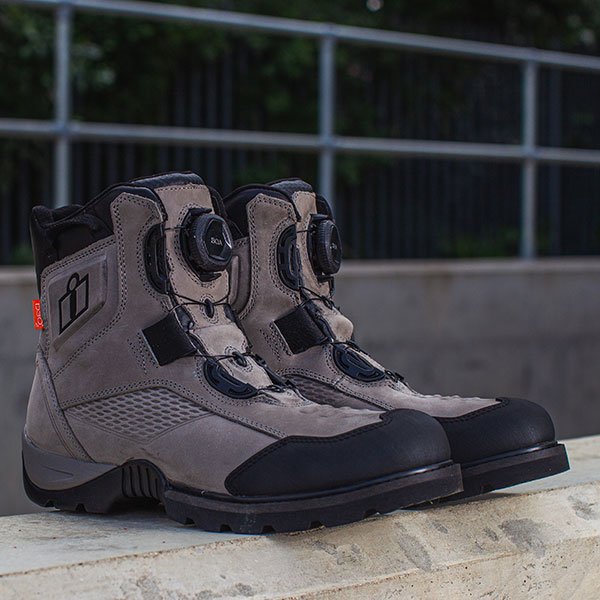 Botas ICON Stormhawk a prueba de Agua color Gris