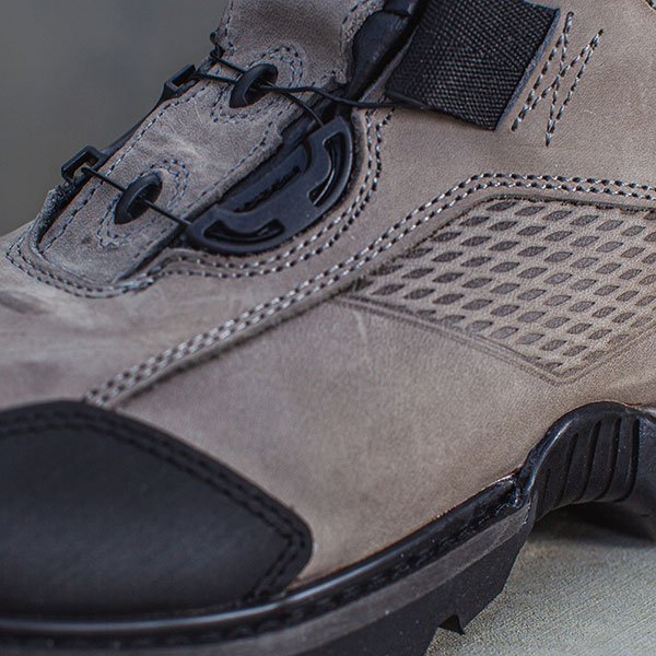 Botas ICON Stormhawk a prueba de Agua color Gris