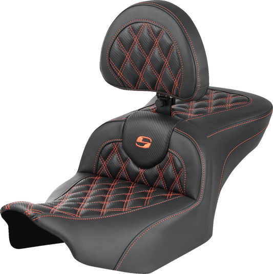 Asiento Roadsofa™ con costura de celosía - Asiento RoadSofa™ - con respaldo - Fibra de carbono - Costura de celosía - Costura naranja - FLTR/FLHX '23-'24