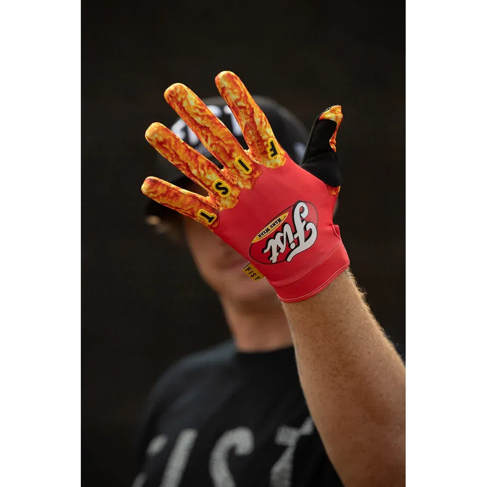 Guantes con dedos de pollo atados