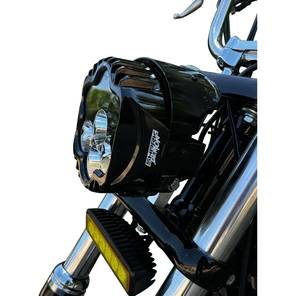 Faro led de alto rendimiento con montaje en pedestal shark demon®
