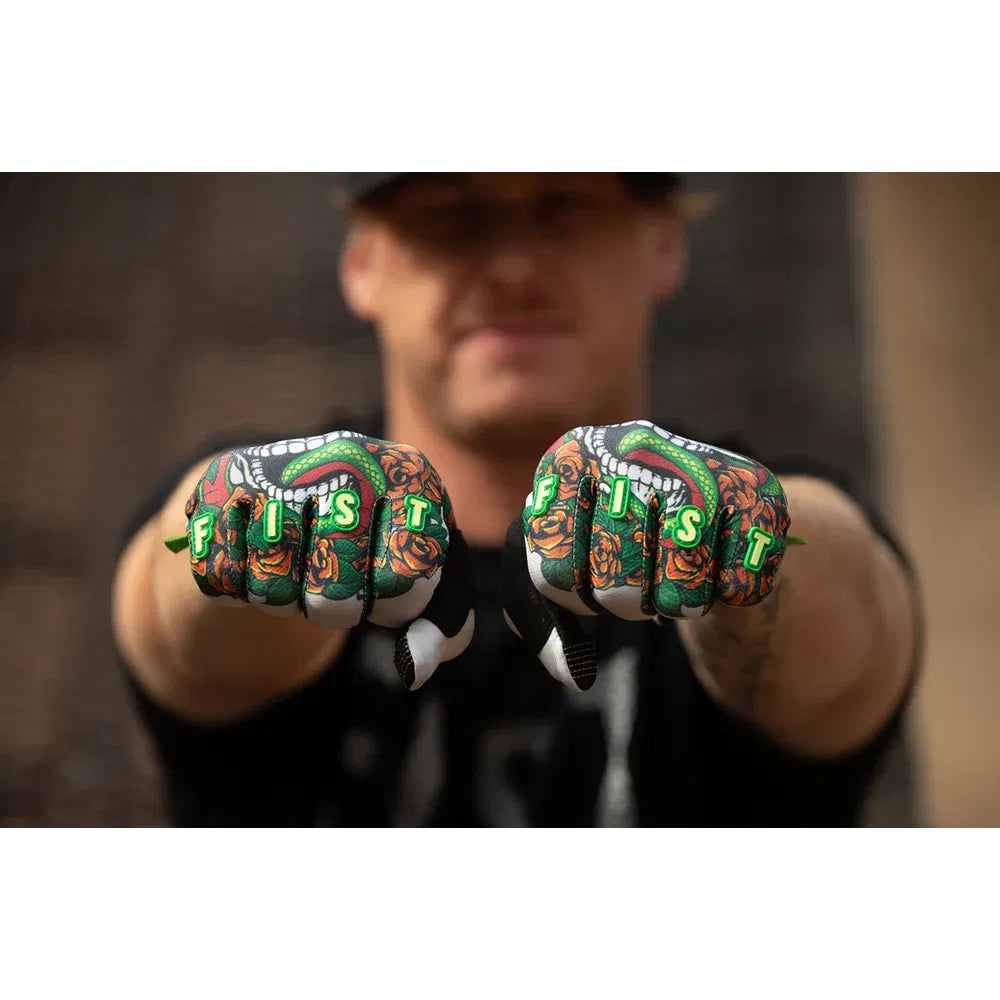 Guantes venenosos atados