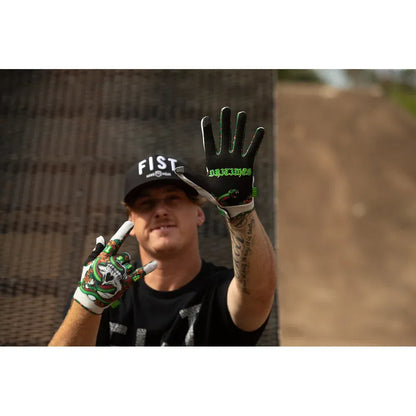 Guantes venenosos atados