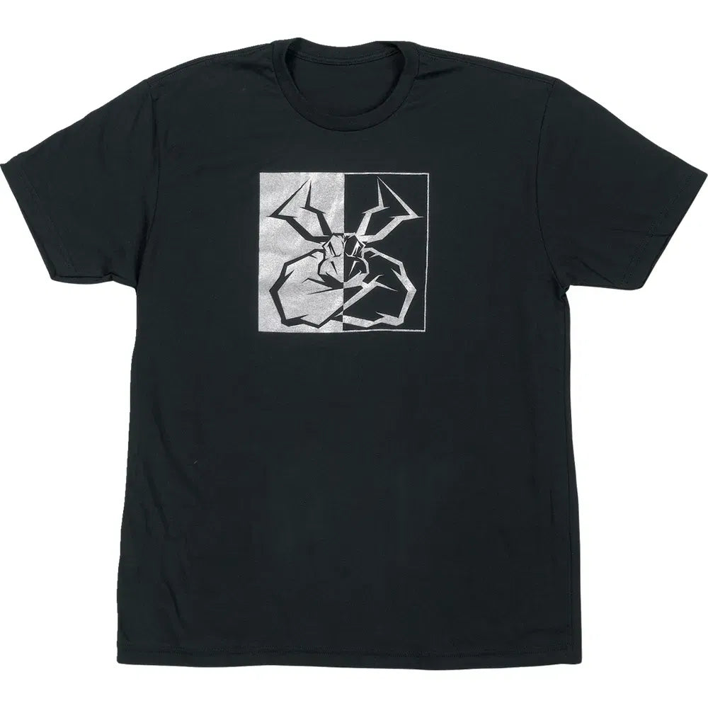 Camiseta Agroid con personalidad dividida