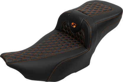 Asiento de alcance extendido Roadsofa™ - Asiento de alcance extendido Roadsofa™ - con respaldo - Panal - Puntada naranja - FLTR/FLHX '23-'24