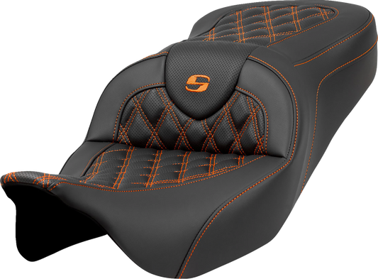 Asiento Roadsofa™ con costura de celosía - Asiento Roadsofa™ - Costura de celosía - Costura naranja - sin respaldo - FLH/FLT '08-'23