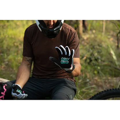 Guantes para clima cálido breezer corey creed to the moon