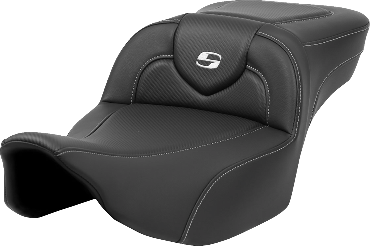 Asiento de fibra de carbono de alcance extendido Roadsofa™ - Asiento de alcance extendido Roadsofa™ - Fibra de carbono - Costura plateada/Logotipo plateado - sin respaldo - FL '23-'24