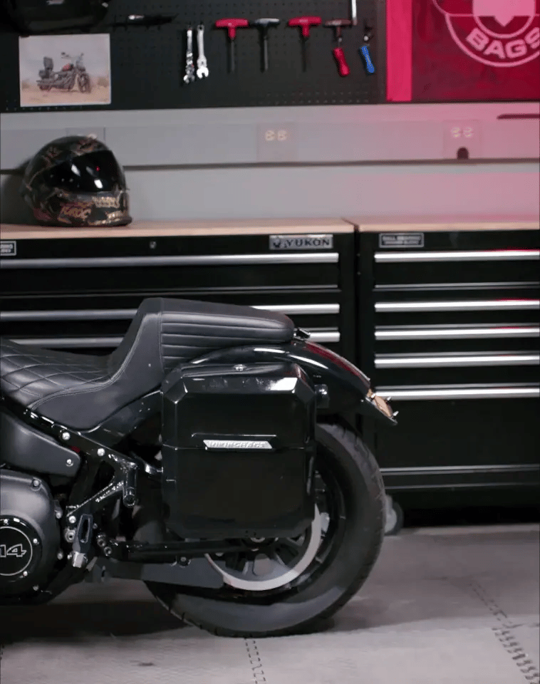15L - Outlaw Quick Mount Medium Ducati Monster 797 Painted Hard Solo Alforja (Right Only)