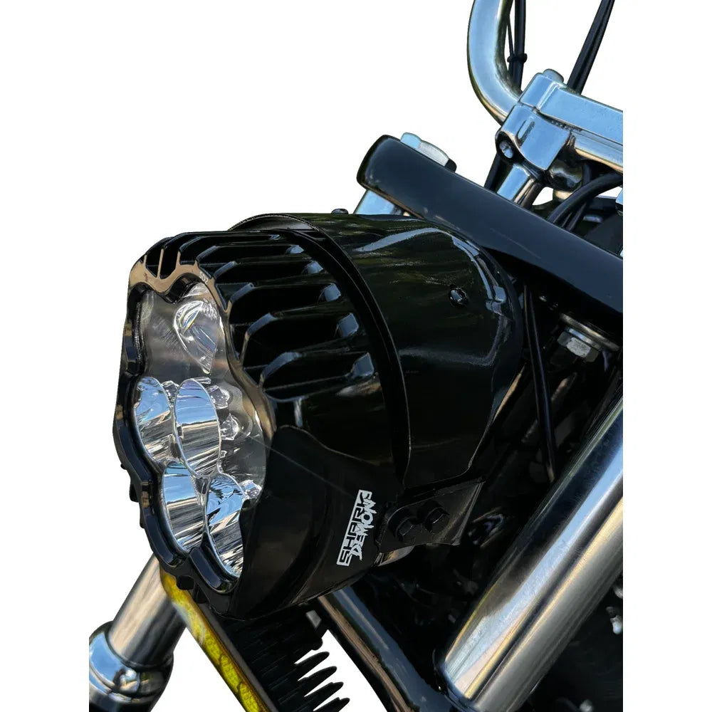 Faro led de alto rendimiento con montaje en pedestal shark demon®