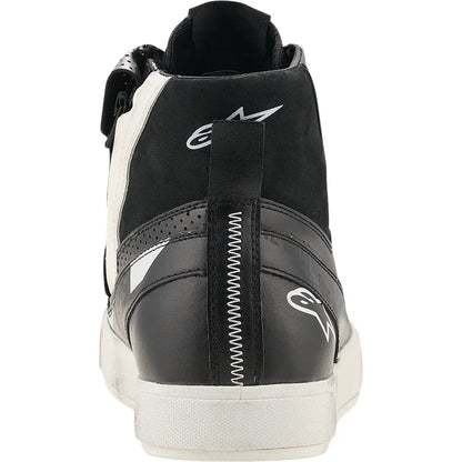 Zapatos con estilo declarado