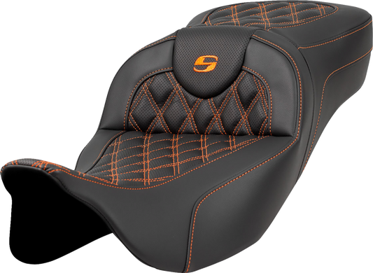 Asiento RoadSofa™ de alcance extendido - Asiento Roadsofa™ de alcance extendido - Costura de celosía - Costura naranja - sin respaldo - FL '08-'24