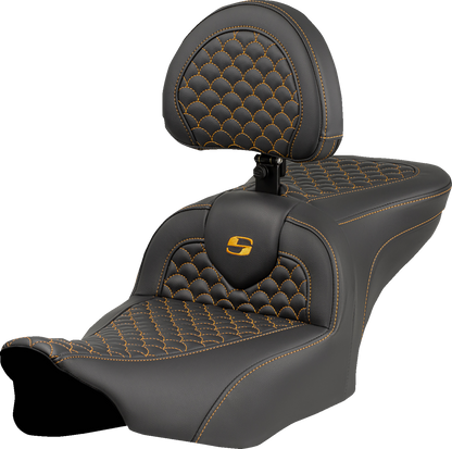 Asiento Dragon Scale Stitch RoadSofa™ - Asiento Roadsofa™ - Dragon Scale Stitch - Punto dorado - con respaldo - FLTR/FLHX '23-'24