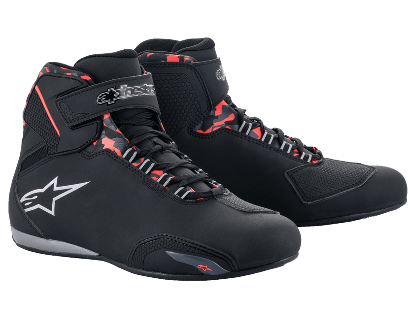 Botas Sektor Waterproof (Negro/Gris Oscuro/Rojo Fluo)