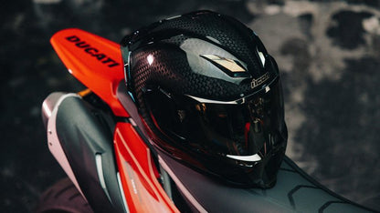 Casco ICON Ultraflite™ Carbon MIPS® Silver