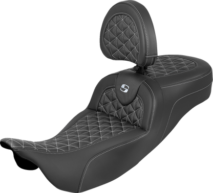 Asiento con tres agarres RoadSofa™ de alcance extendido - Asiento con tres agarres RoadSofa™ - Alcance extendido - Costura plateada - con respaldo - FLH/FLT '08-'25