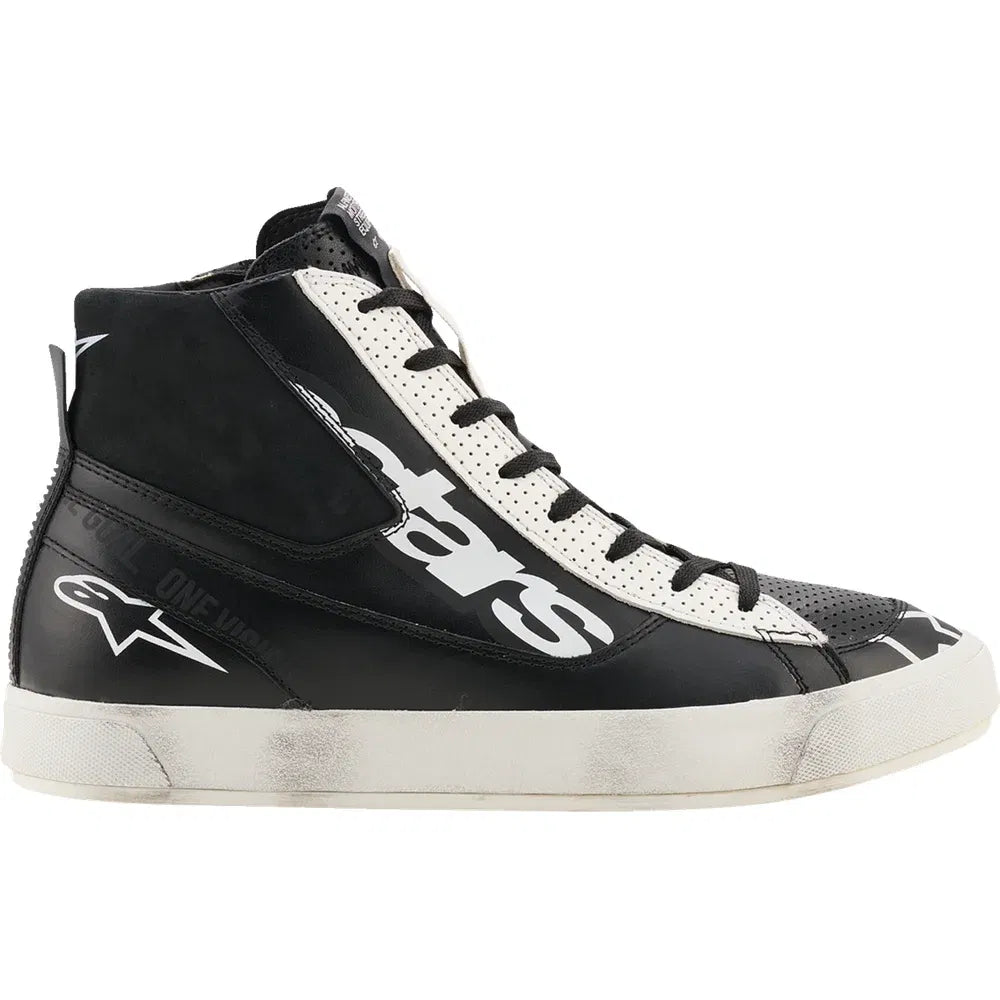 Zapatos con estilo declarado