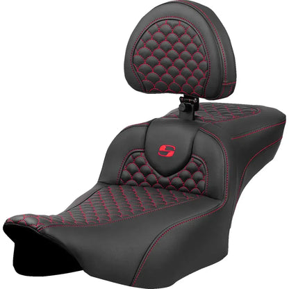 Asiento Dragon Scale Stitch RoadSofa™ - Asiento de alcance extendido Roadsofa™ - Dragon Scale Stitch - Punto rojo - con respaldo - FLTR/FLHX '23-'24