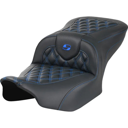 Asiento Roadsofa™ con costura de celosía - Asiento RoadSofa™ - sin respaldo - Fibra de carbono - Costura de celosía - Costura azul - FLTR/FLHX '23-'24