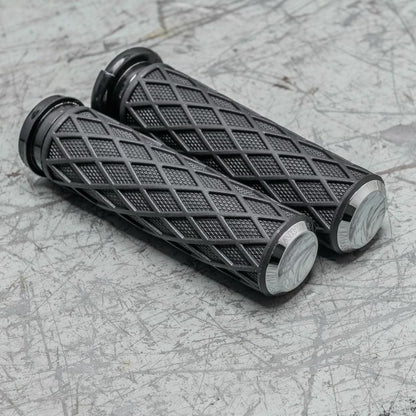 Puños ARLEN NESS Diamante Cable - Negro/Cromo/Dorado - 1"