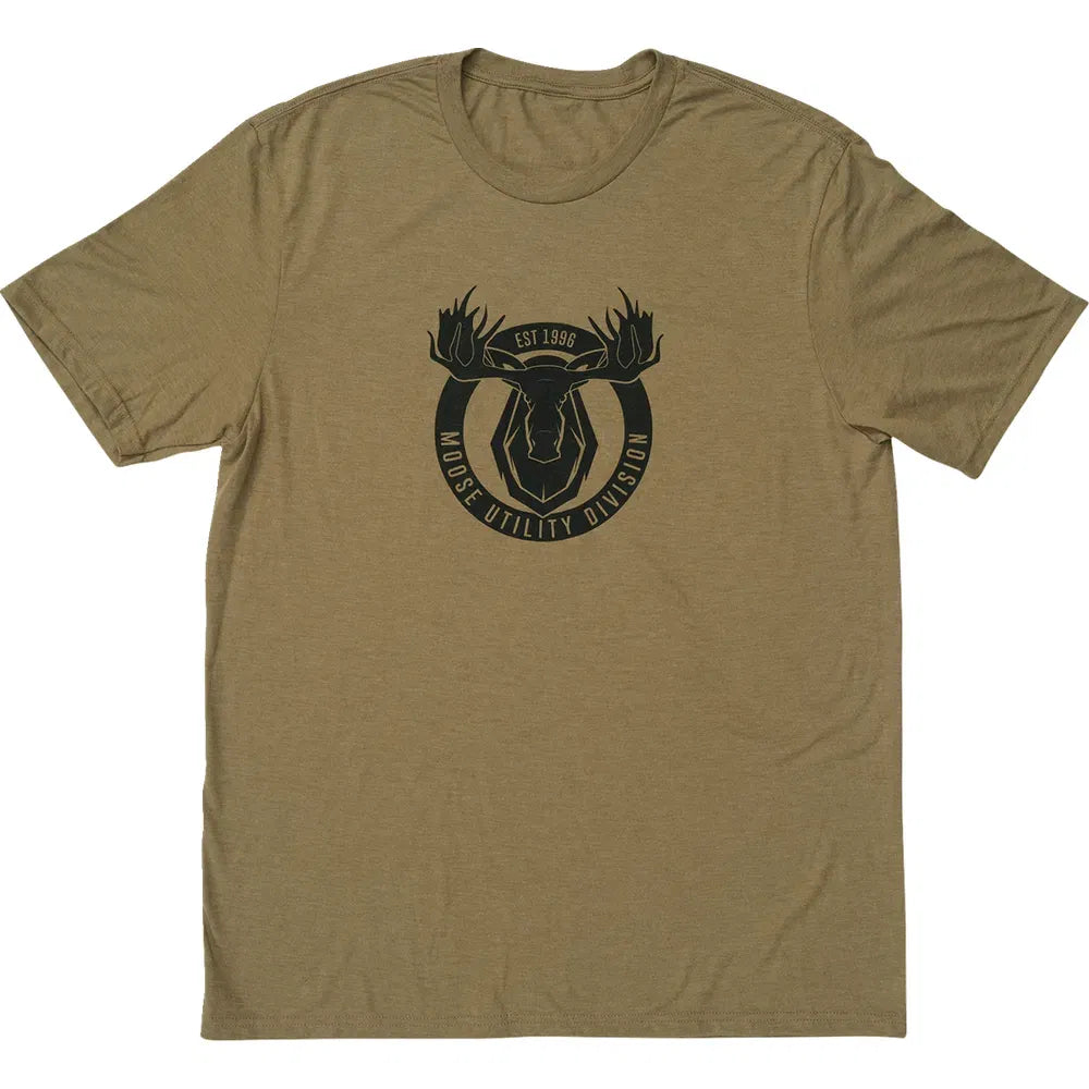 Camiseta con insignia MUD