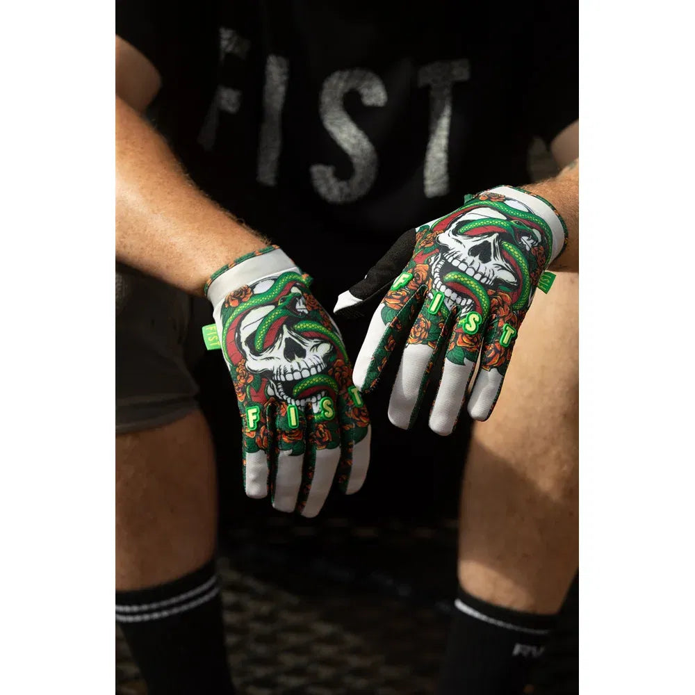 Guantes venenosos atados