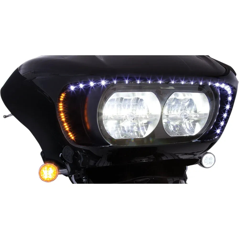 Detalle de carenado con iluminación led road blade™