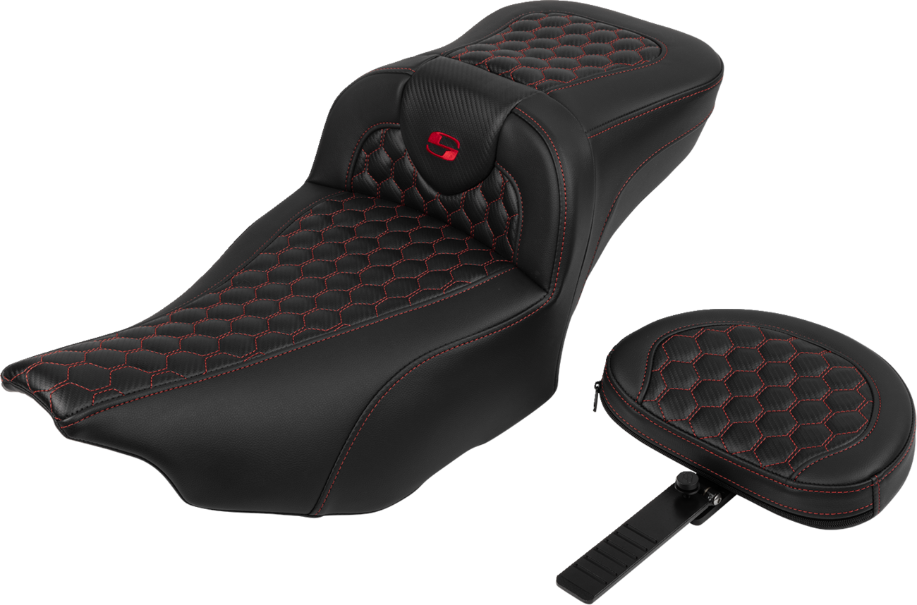 Asiento de alcance extendido Roadsofa™ - Asiento de alcance extendido Roadsofa™ - con respaldo - Panal - Puntada roja - FLTR/FLHX '23-'24