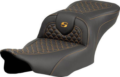Asiento Dragon Scale Stitch RoadSofa™ - Asiento Roadsofa™ - Dragon Scale Stitch - Punto dorado - sin respaldo - FLTR/FLHX '23-'24