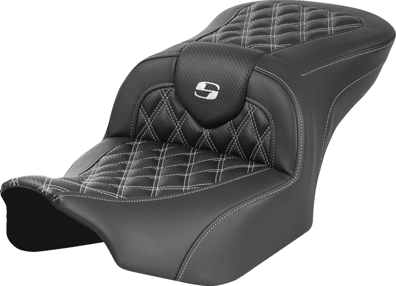 Asiento Roadsofa™ con costura de celosía - Asiento RoadSofa™ - sin respaldo - Fibra de carbono - Costura de celosía - Costura blanca - FLTR/FLHX '23-'24