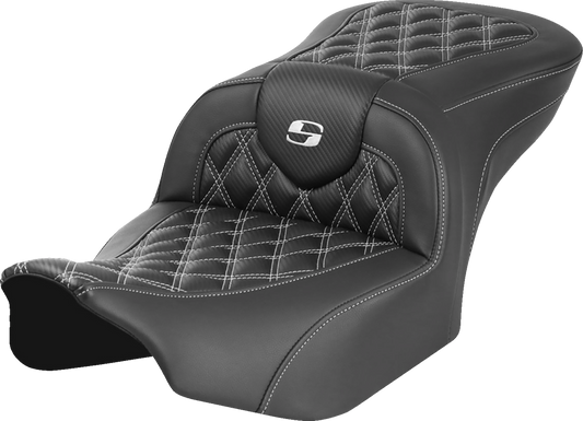 Asiento Roadsofa™ con costura de celosía - Asiento RoadSofa™ - sin respaldo - Fibra de carbono - Costura de celosía - Costura blanca - FLTR/FLHX '23-'24