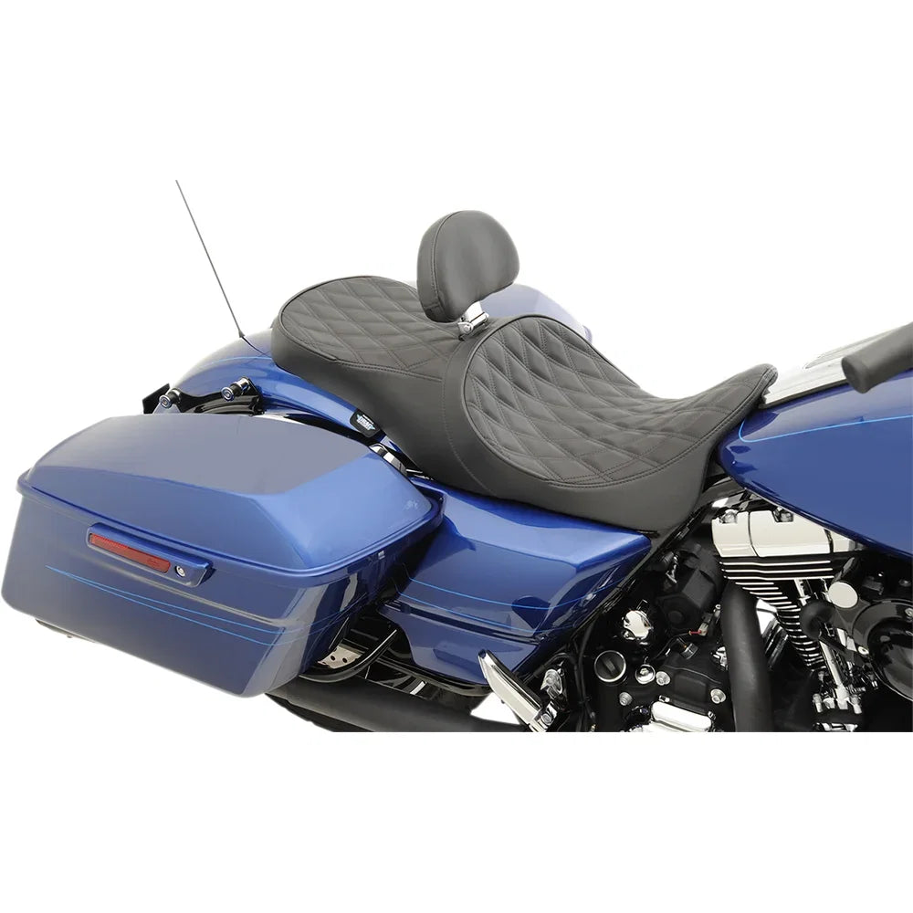 Asiento touring de cuero de perfil bajo para 2 personas, posicionado hacia adelante