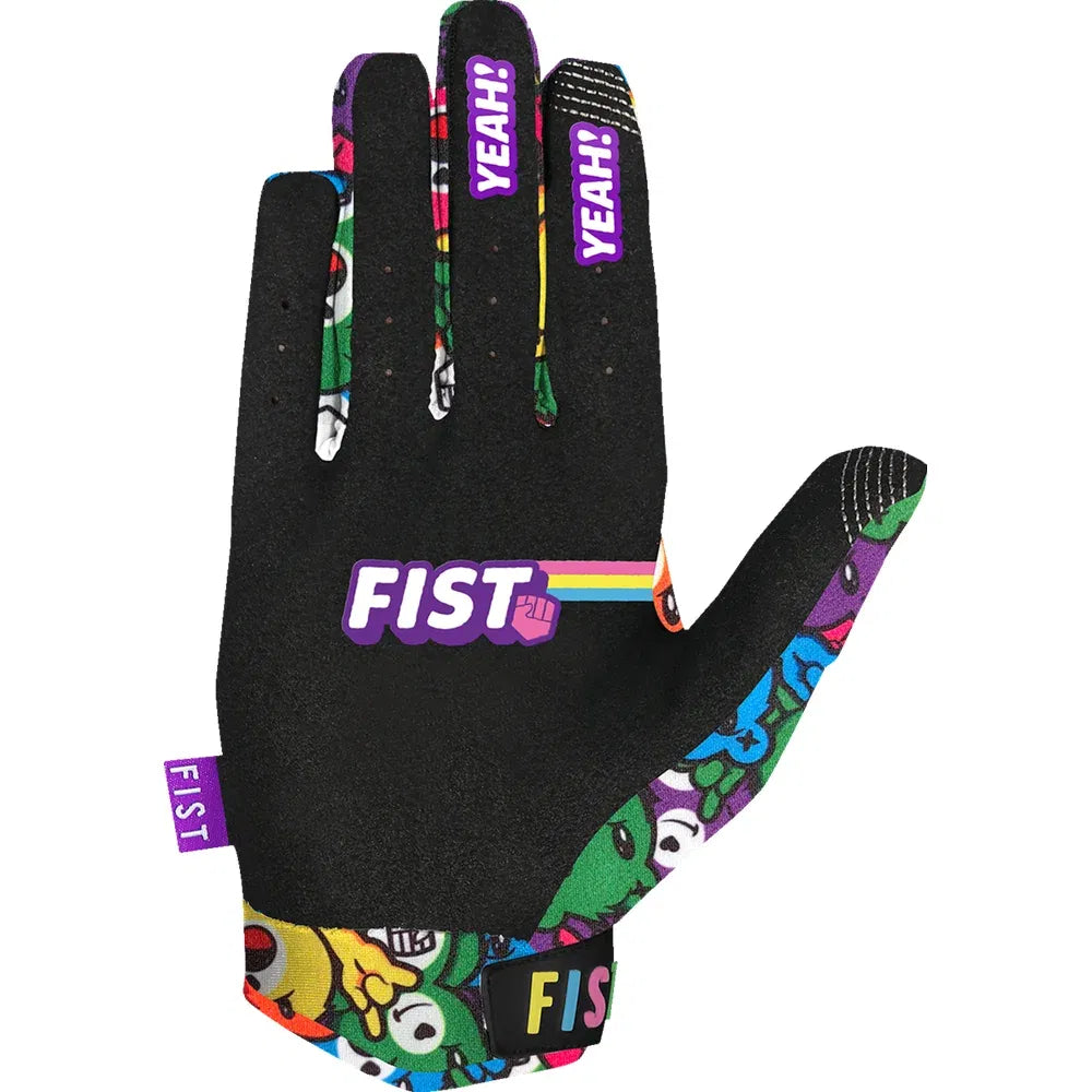 Lil fists strapped yeah bears guantes