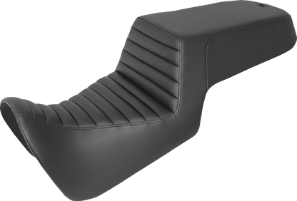 Asiento elevado: delantero Tuck-n-Roll/trasero liso