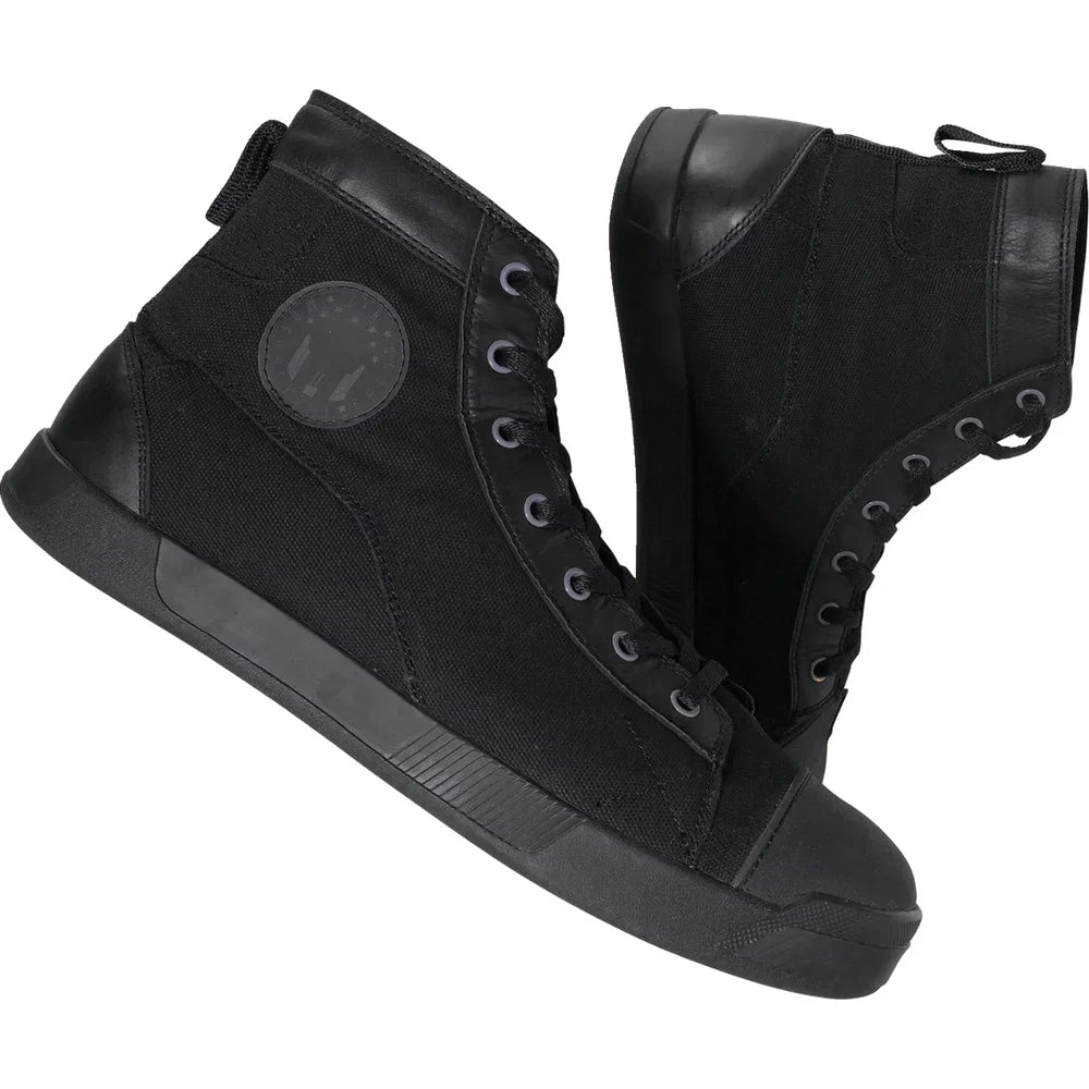 Botas demacradas