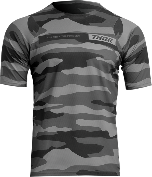 Camiseta de asistencia de manga corta
