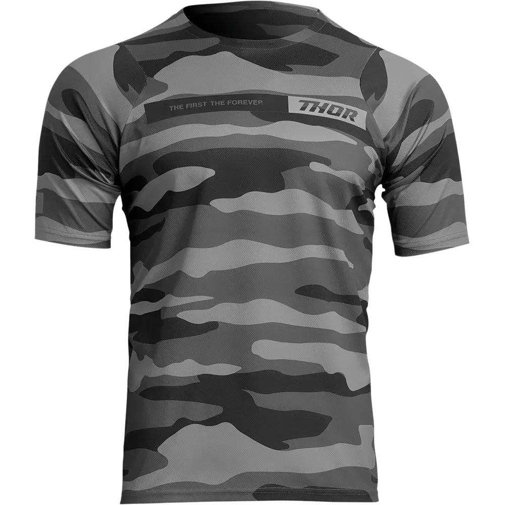 Camiseta de asistencia de manga corta