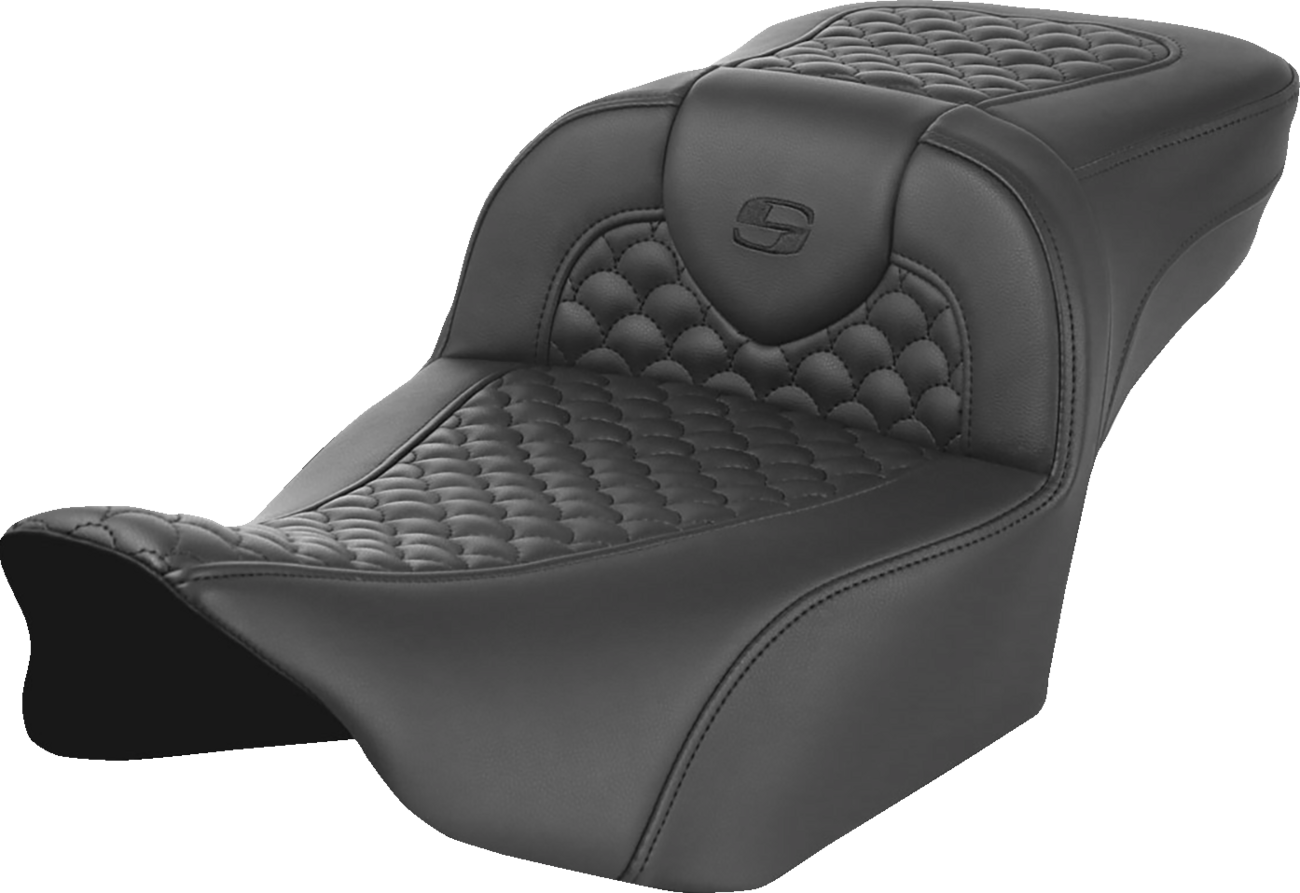Asiento Dragon Scale Stitch RoadSofa™ - Asiento Roadsofa™ - Dragon Scale Stitch - sin respaldo - Alcance extendido - FLTR/FLHX '23-'25