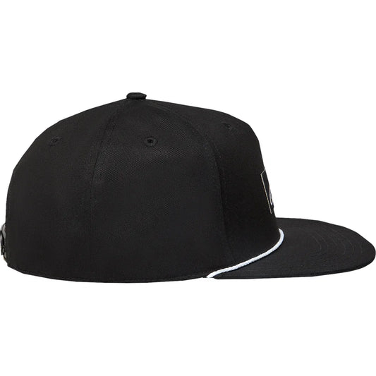 Gorra snapback con etiqueta