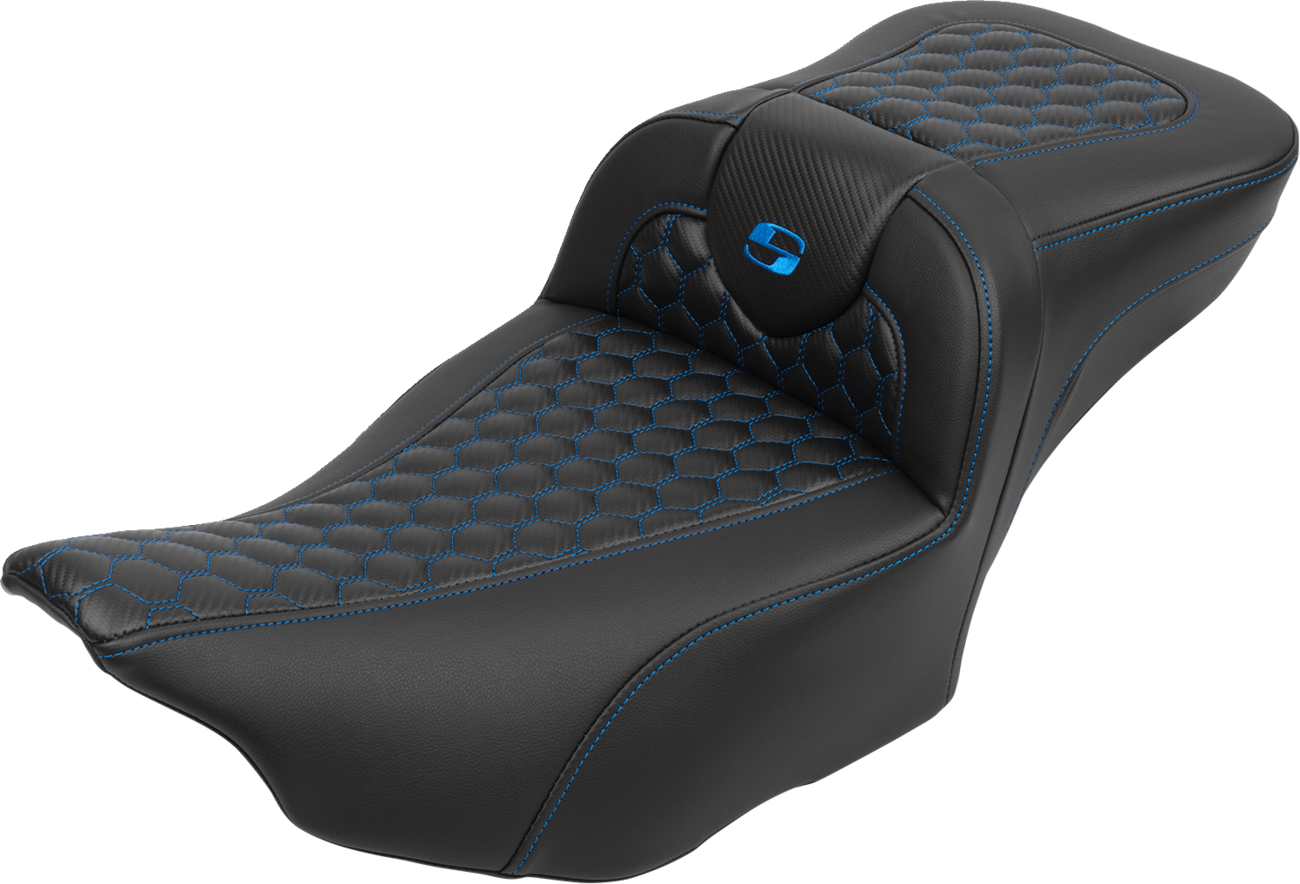 Asiento de alcance extendido Roadsofa™ - Asiento de alcance extendido Roadsofa™ - con respaldo - Panal - Costura azul - FLTR/FLHX '23-'24