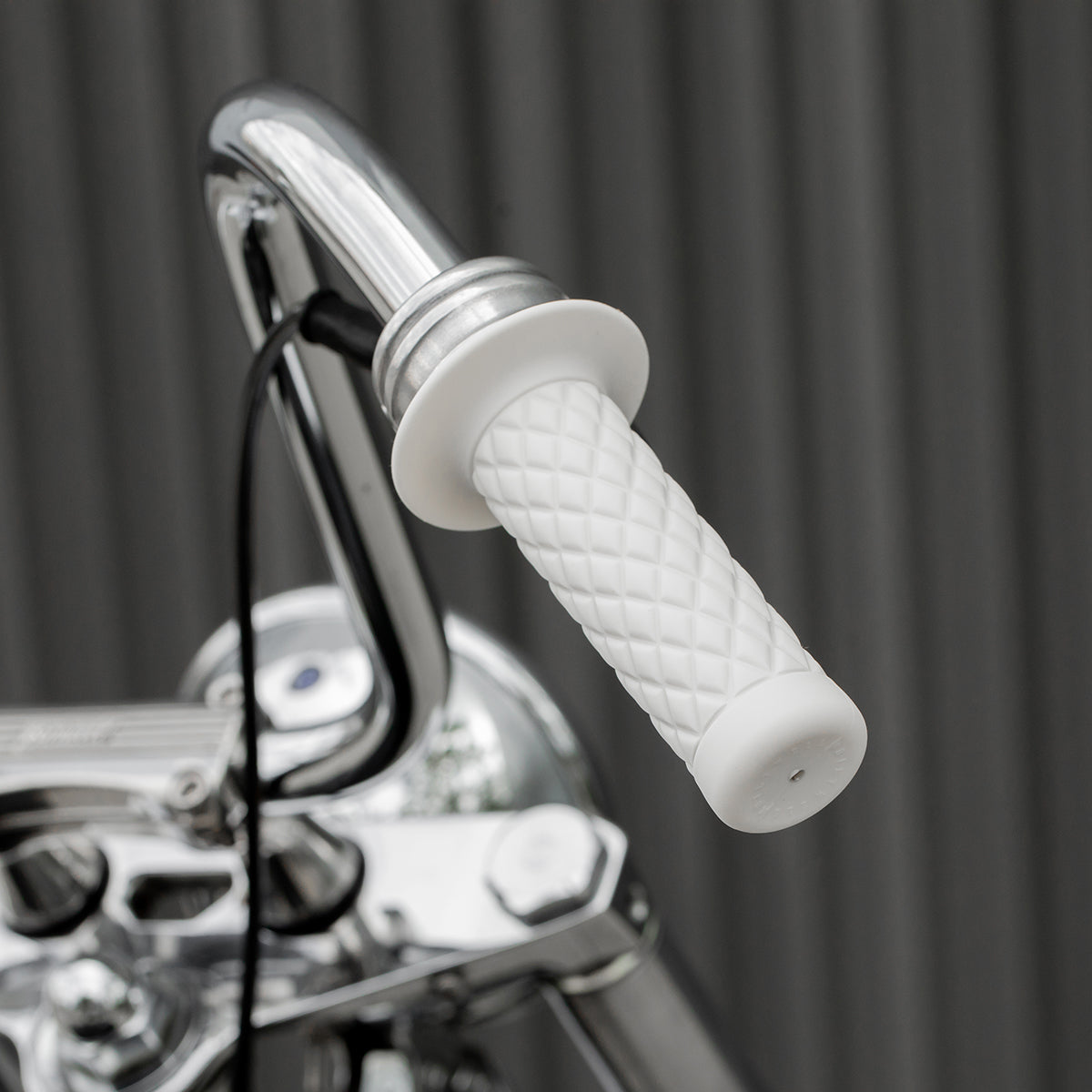 White 1" Thruster Grips