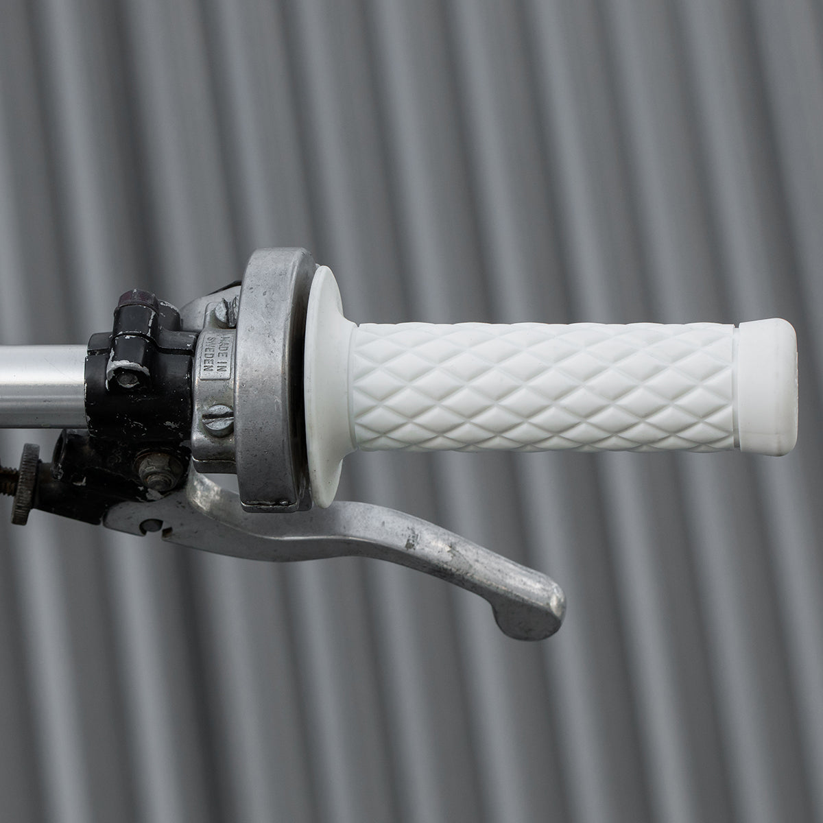 White 1" Thruster Grips