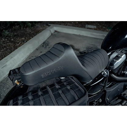 Asiento SLYFOX High Noon Vinyl Classic Stitch Black Logo Black Stitch XL '04-'22