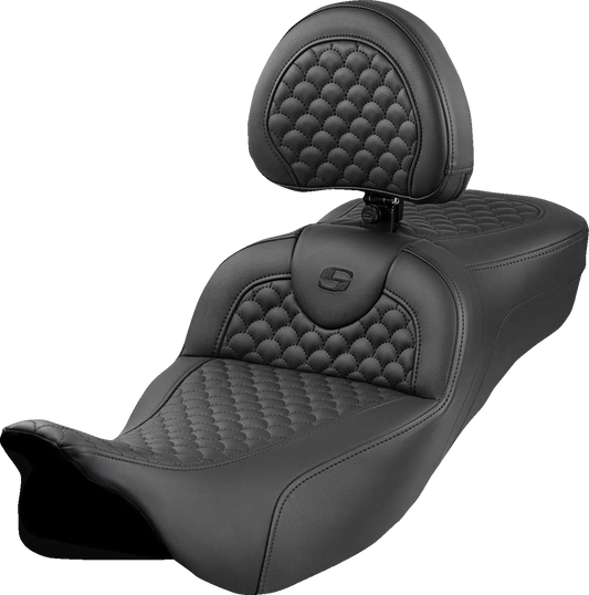 Asiento Dragon Scale Stitch RoadSofa™ - Asiento de alcance extendido Roadsofa™ - Dragon Scale Stitch - Punto negro - con respaldo - FLH/FLT '08-'24