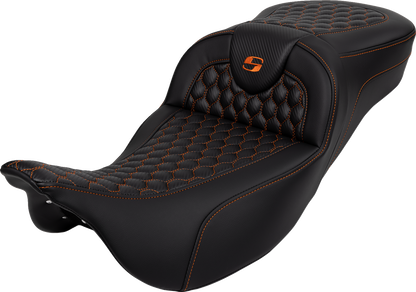 Asiento Honeycomb Roadsofa™ - Asiento RoadSofa™ - Panal - Costura naranja - Alcance extendido - sin respaldo - FLH/FLT '08-'24