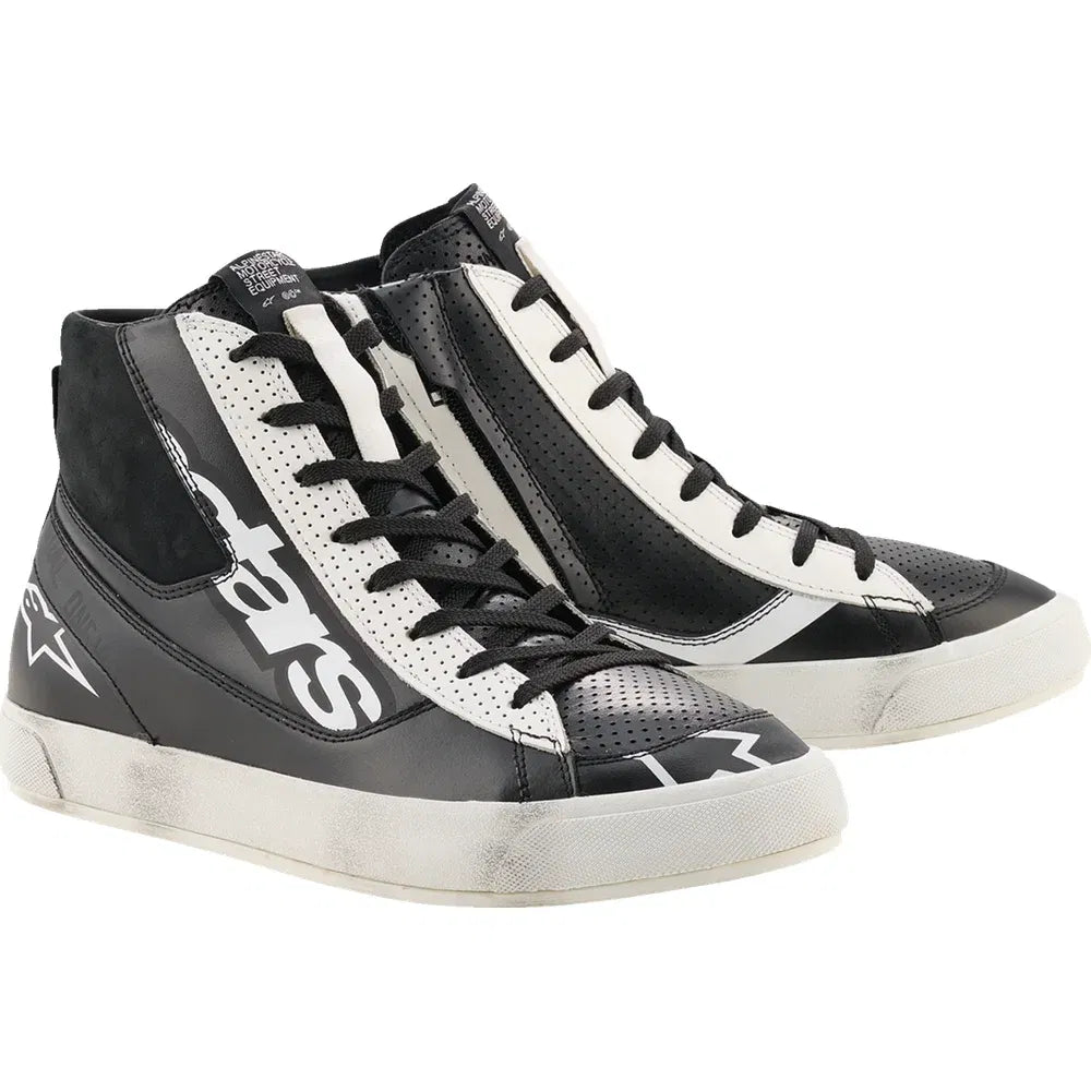Zapatos con estilo declarado