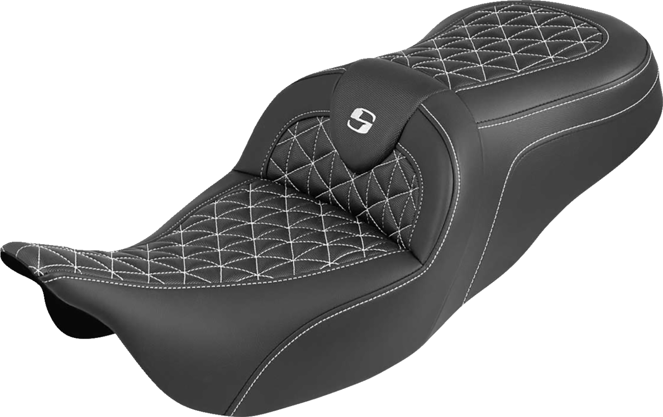 Asiento RoadSofa™ Tri Gripper - Asiento RoadSofa™ Tri Gripper - Alcance estándar - Costura blanca - sin respaldo - FLH/FLT '08-'25