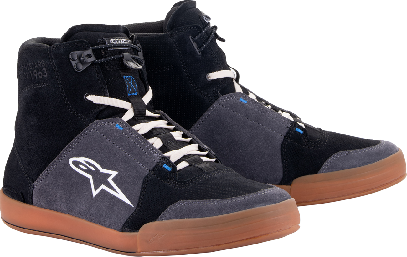 Zapatos cromados